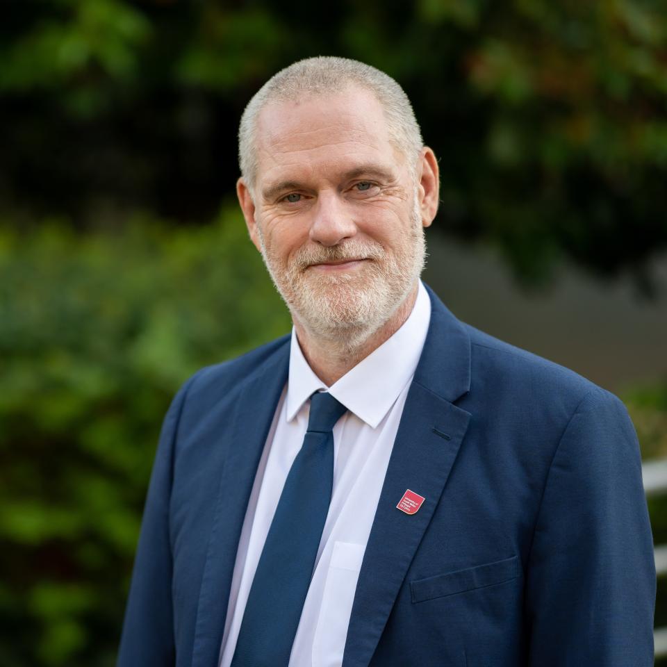 Dr. Ben Calvert