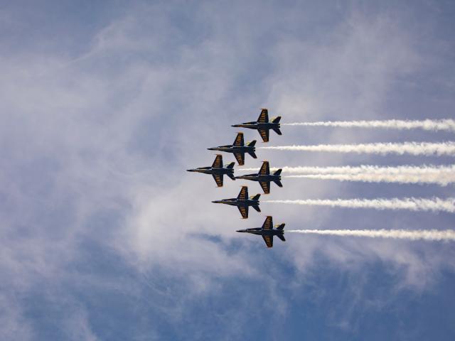 Fighter jets flying in formation
